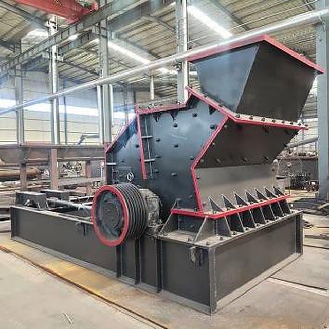 Hydraulic open-box sand-making machine